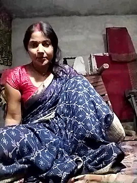 Snapshot of Maidangirl chatting on 10.25.25 Maidangirl online show from 10.25.25