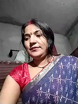 Snapshot of Maidangirl chatting on 10.25.25 Maidangirl online show from 10.25.25