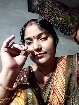 Snapshot of Maidangirl chatting on 10.26.25 Maidangirl online show from 10.26.25