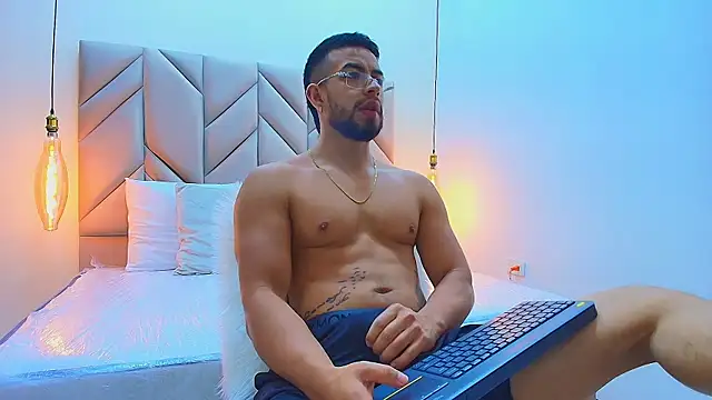 Eithan Connorr online show from 03.19.25