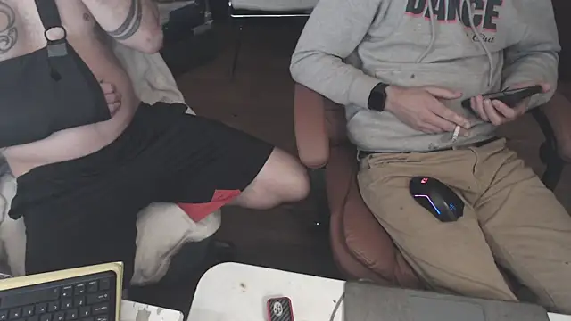 Snapshot of weknowourworth6999 chatting on 10.17.25 weknowourworth6999 online show from 10.17.25