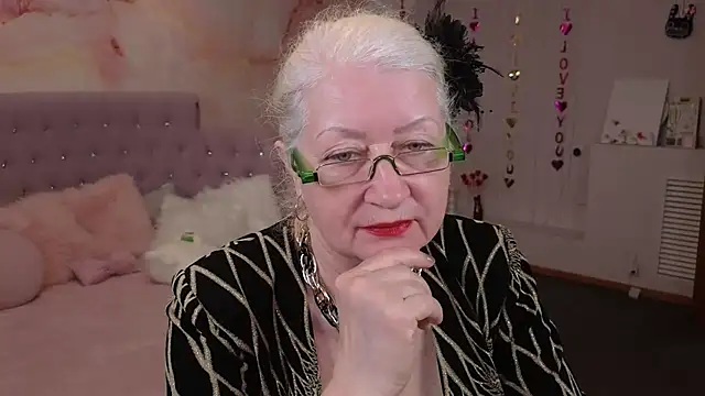 Maya Mayflower online show from 03.18.25