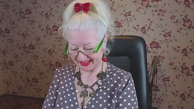 Maya Mayflower online show from 01.13.26