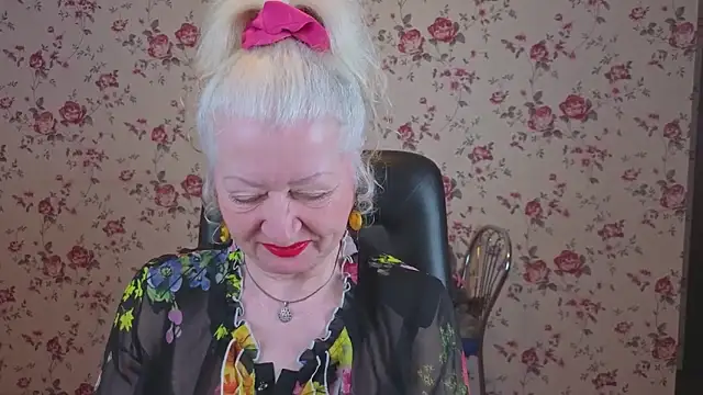 Maya Mayflower online show from 04.04.26