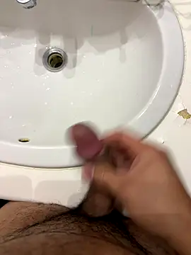 Snapshot of Runstat chatting on 10.26.25 Runstat online show from 10.26.25