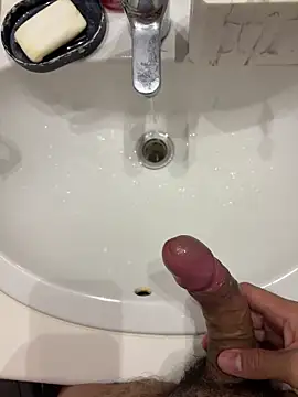 Snapshot of Runstat chatting on 10.27.25 Runstat online show from 10.27.25