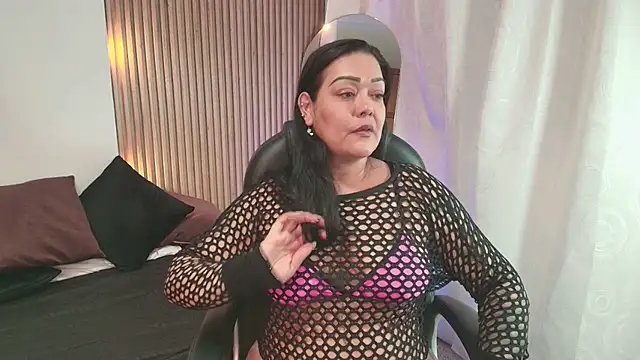 Snapshot of violeta_delavega1 chatting on 03.11.25 violeta delavega1 online show from 03.11.25