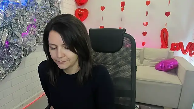 Snapshot of NicoleHitman chatting on 03.13.25 NicoleHitman online show from 03.13.25