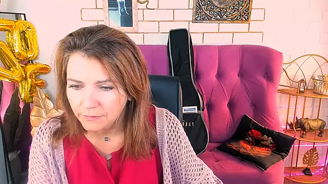 Snapshot of NicoleHitman chatting on 09.16.25 NicoleHitman online show from 09.16.25