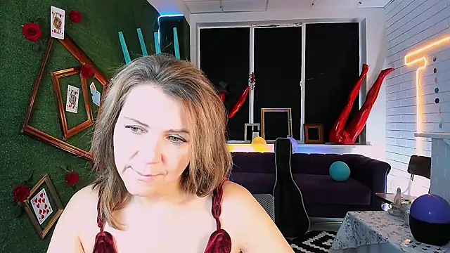 Snapshot of NicoleHitman chatting on 10.03.25 NicoleHitman online show from 10.03.25