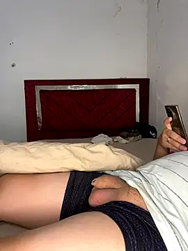 Snapshot of PRIMOS-77 chatting on 10.08.25 PRIMOS-77 online show from 10.08.25