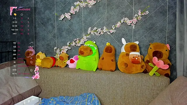 Snapshot of EvaTheHeart chatting on 10.10.25 EvaTheHeart online show from 10.10.25