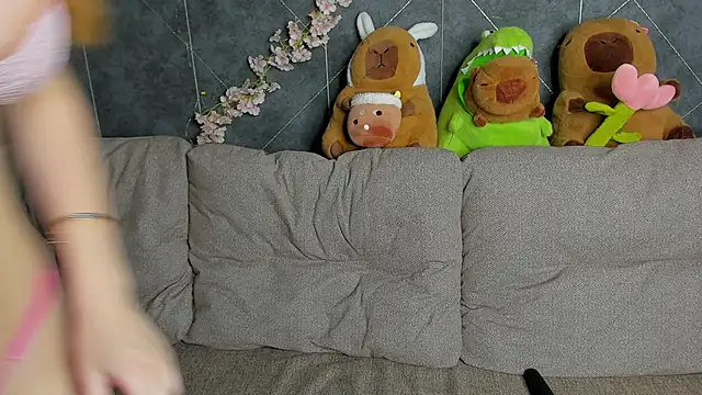 Snapshot of EvaTheHeart chatting on 11.08.25 EvaTheHeart online show from 11.08.25