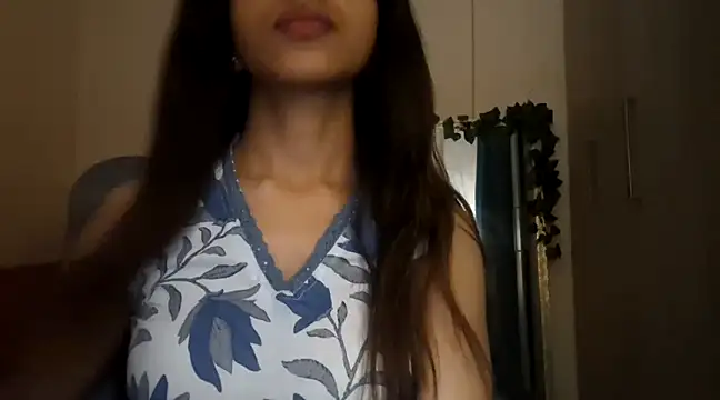 Queen Ayeshaa online show from 03.14.25