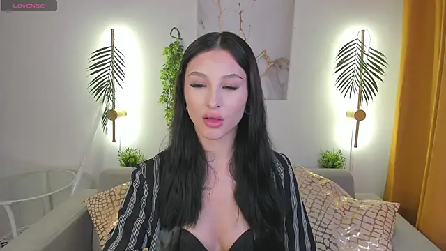 Erika Flame online show from 10.11.25