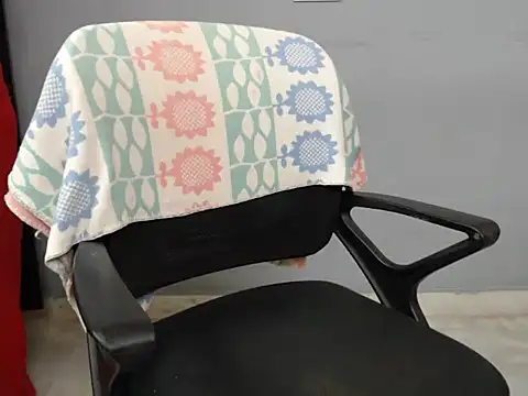 Snapshot of Surjeet_Kaur chatting on 11.30.25 Surjeet Kaur online show from 11.30.25