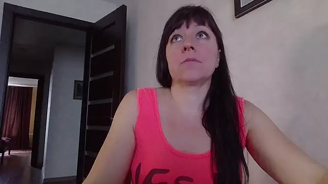 Snapshot of CarolinaReaperRed chatting on 10.23.25 CarolinaReaperRed online show from 10.23.25