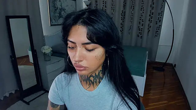 Snapshot of CharimgSabrina chatting on 09.27.25 CharimgSabrina online show from 09.27.25