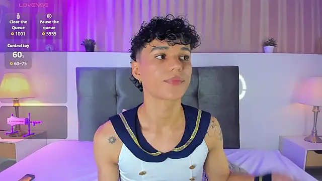 Snapshot of Kai_riptide chatting on 11.06.25 Kai riptide online show from 11.06.25