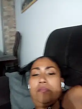 Snapshot of Ariana_Rodriguez chatting on 10.04.25 Ariana Rodriguez online show from 10.04.25