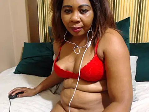 EBONYHUGEWETCLIT11 online show from 03.21.25