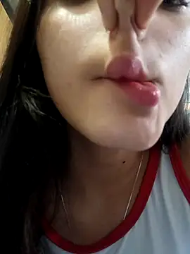 Snapshot of Valen_Person chatting on 11.04.25 Valen Person online show from 11.04.25