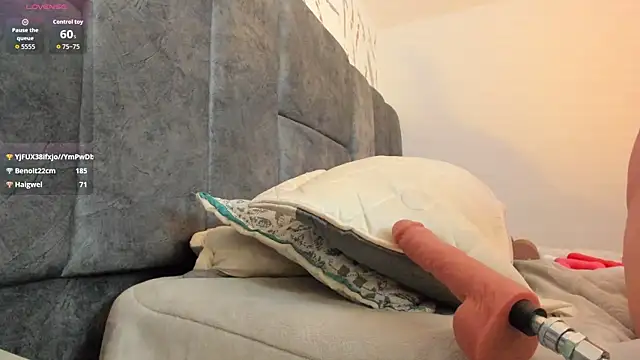 Snapshot of Cristal_Velle chatting on 04.29.26 Cristal Velle online show from 04.29.26