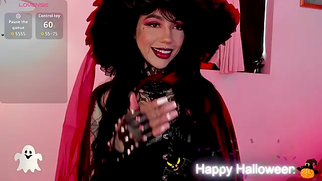 Snapshot of Dani_Valen chatting on 10.31.25 Dani Valen online show from 10.31.25