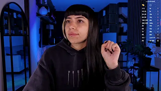 Saraa Desiree online show from 04.10.26