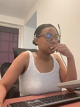 Melia Rayne online show from 04.21.26