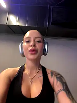 ValentinaMilann online show from 10.10.25