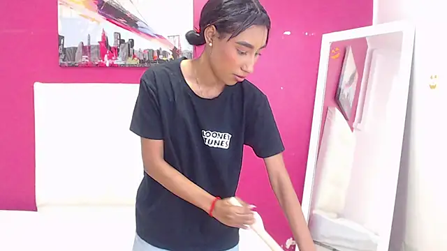 Snapshot of tiny_sarah1 chatting on 03.12.25 tiny sarah1 online show from 03.12.25