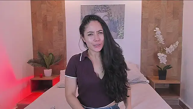 isabella winkler online show from 04.17.26