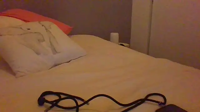 Snapshot of Valentinette chatting on 10.24.25 Valentinette online show from 10.24.25