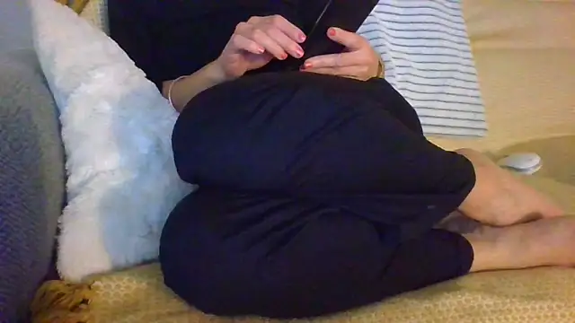 Valentinette online show from 11.22.25