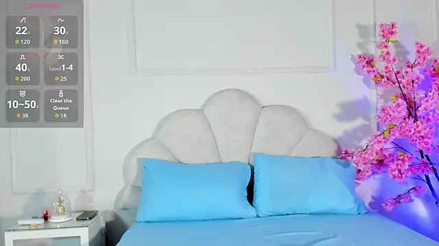 Snapshot of Candaceoweens chatting on 10.15.25 Candaceoweens online show from 10.15.25