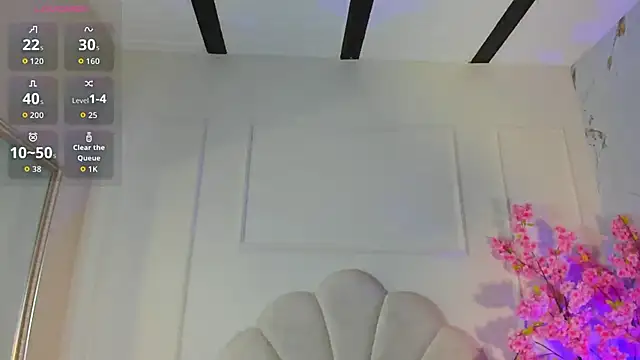 Snapshot of Candaceoweens chatting on 10.24.25 Candaceoweens online show from 10.24.25