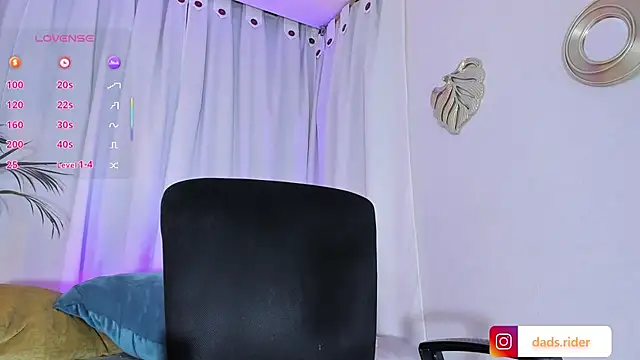 Snapshot of dads_rider chatting on 03.23.25 dads rider online show from 03.23.25