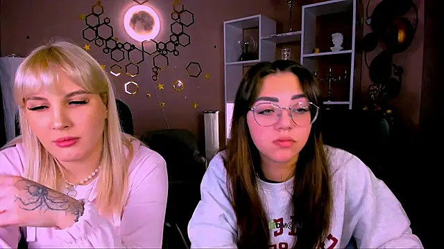 kiki swan online show from 02.06.26