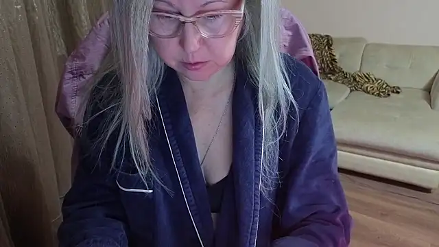 Snapshot of Wane_Witch chatting on 10.05.25 Wane Witch online show from 10.05.25