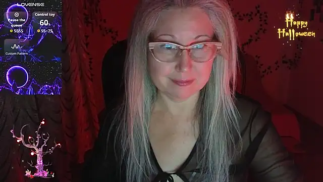 Snapshot of Wane_Witch chatting on 10.31.25 Wane Witch online show from 10.31.25