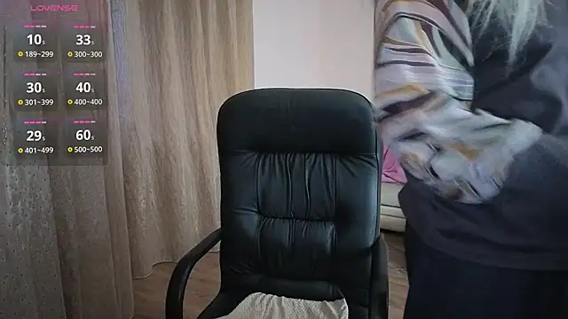 Snapshot of Wane_Witch chatting on 11.07.25 Wane Witch online show from 11.07.25