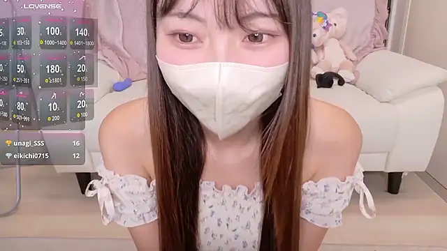 Snapshot of Ran-o0_0o chatting on 10.19.25 Ran-o0 0o online show from 10.19.25