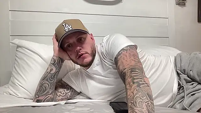 Snapshot of Thegreatwhitepipe chatting on 09.22.25 Thegreatwhitepipe online show from 09.22.25