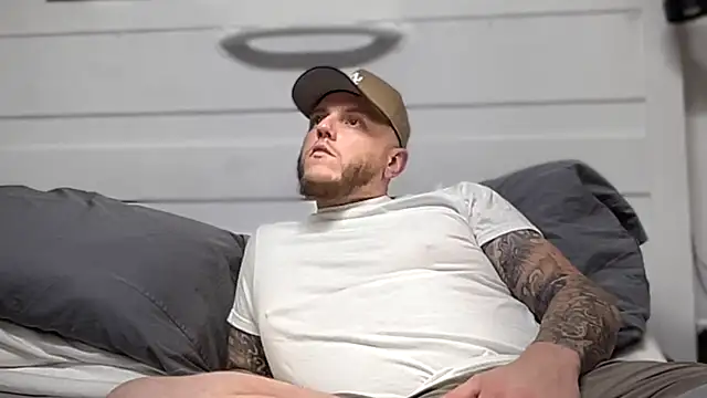 Snapshot of Thegreatwhitepipe chatting on 11.12.25 Thegreatwhitepipe online show from 11.12.25