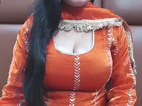 Snapshot of RealNaina chatting on 02.08.26 RealNaina online show from 02.08.26