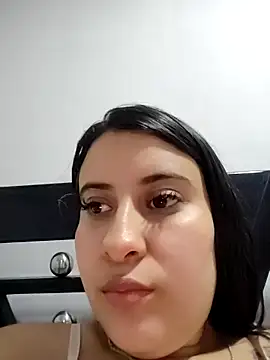 Snapshot of mialorents chatting on 10.12.25 mialorents online show from 10.12.25