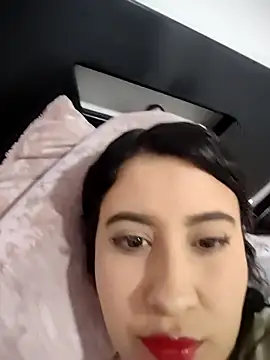 Snapshot of mialorents chatting on 10.24.25 mialorents online show from 10.24.25