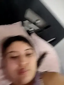 Snapshot of mialorents chatting on 11.14.25 mialorents online show from 11.14.25