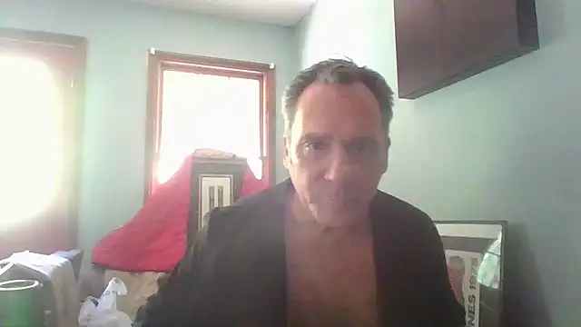 Snapshot of HunkofRock chatting on 05.02.26 HunkofRock online show from 05.02.26